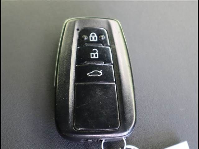 Toyota CROWN SEDAN 2019-09 194785-9