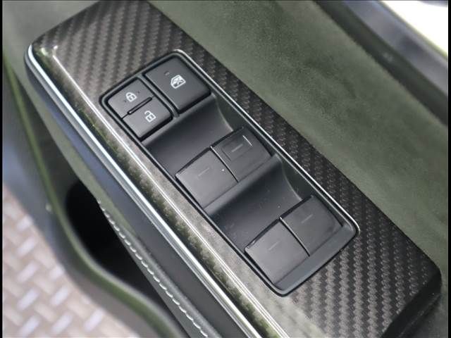 Toyota CROWN SEDAN 2019-09 194785-17