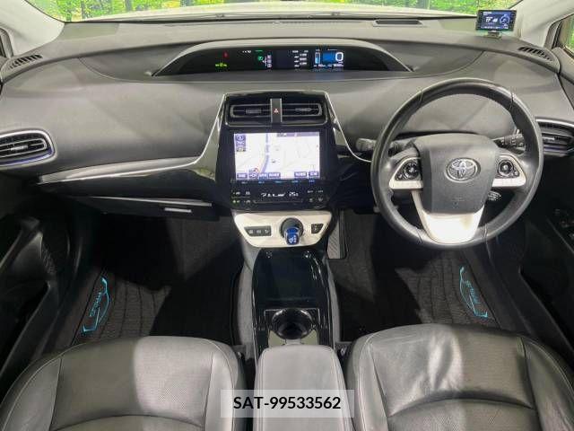 Toyota PRIUS 2016-08 246588-1