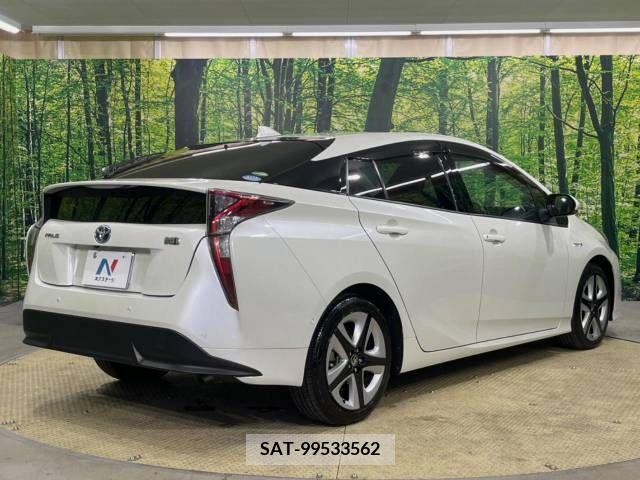 Toyota PRIUS 2016-08 246588-17
