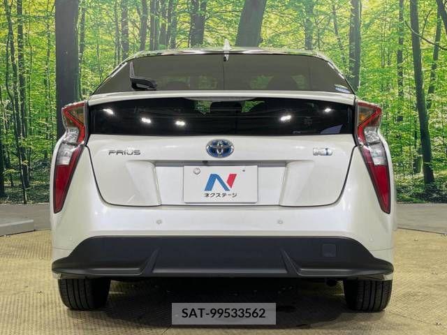 Toyota PRIUS 2016-08 246588-15