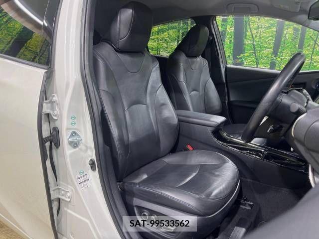 Toyota PRIUS 2016-08 246588-11