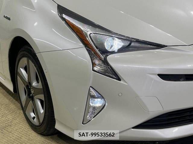 Toyota PRIUS 2016-08 246588-10