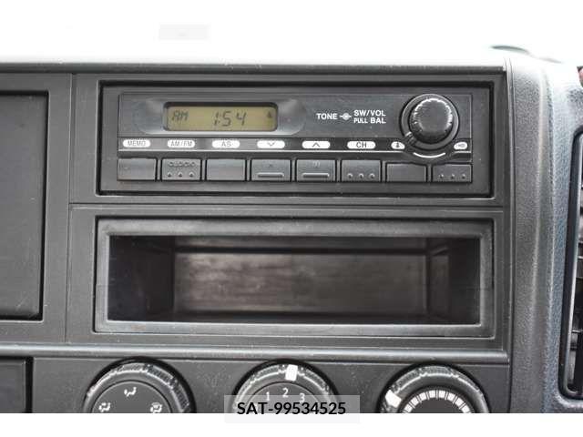 Mitsubishi CANTER 2011-12 212824-18