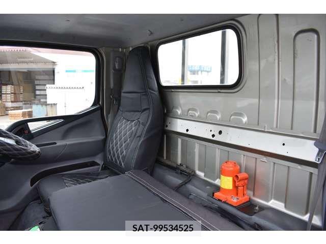 Mitsubishi CANTER 2011-12 212824-14