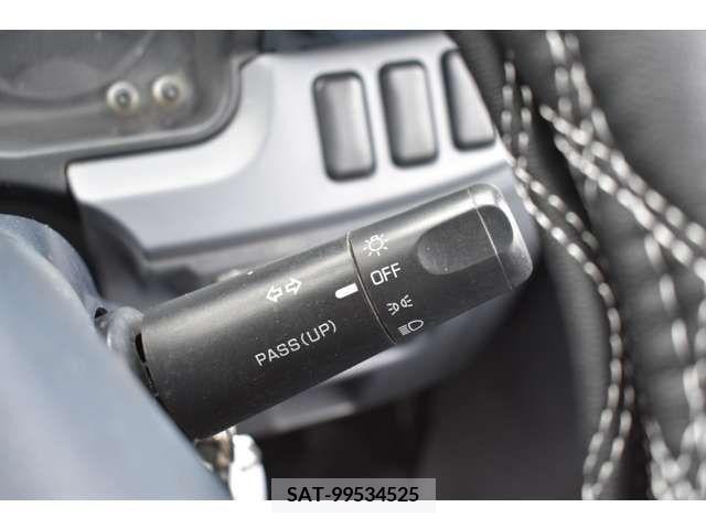 Mitsubishi CANTER 2011-12 212824-17