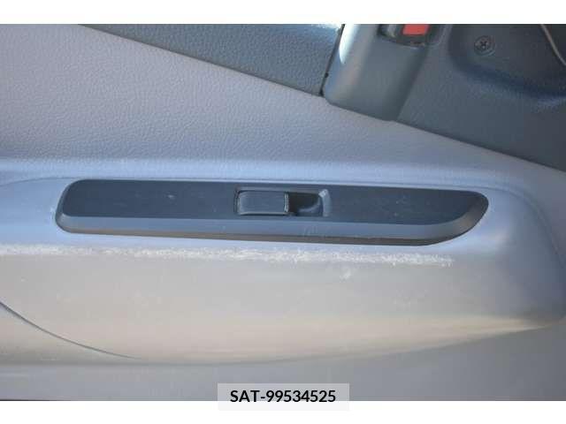Mitsubishi CANTER 2011-12 212824-11