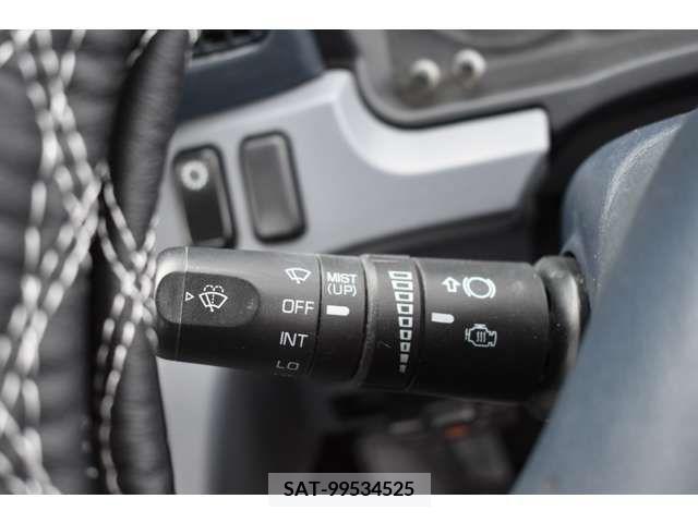Mitsubishi CANTER 2011-12 212824-16
