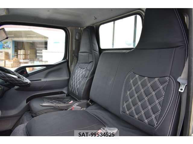 Mitsubishi CANTER 2011-12 212824-13