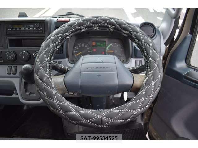 Mitsubishi CANTER 2011-12 212824-7