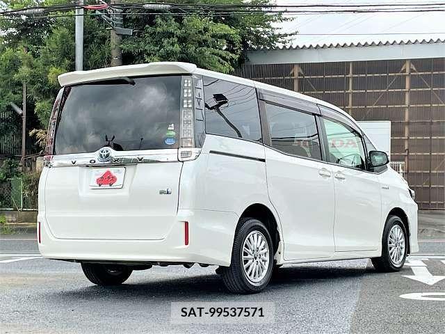 Toyota VOXY HYBRID 2014-08 370560-2