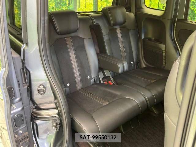 Honda N BOX CUSTOM 2018-02 280061-7