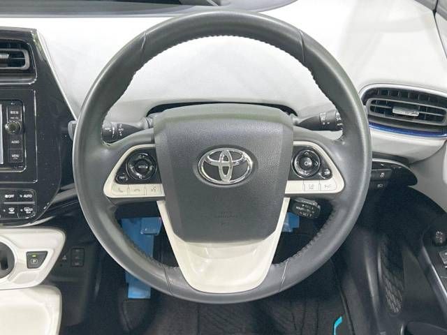 Toyota PRIUS 2015-12 10443-11