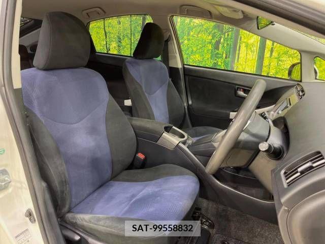 Toyota PRIUS 2013-11 255372-8