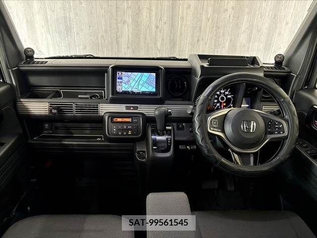 Honda N-VAN 2019-02 365644-1