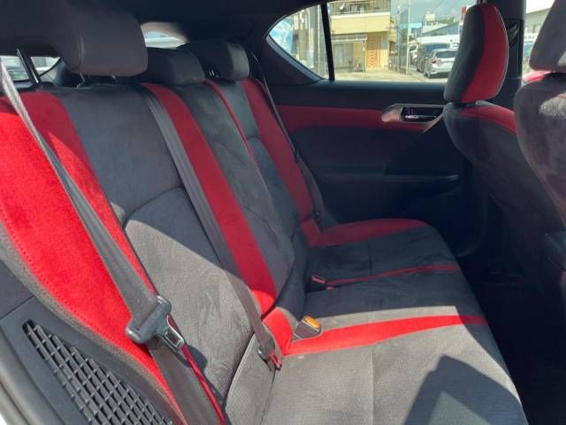 Lexus CT 2018-04 13526-9