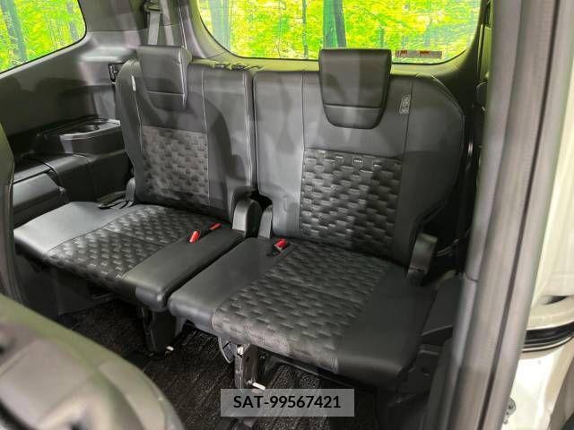 Toyota VOXY HYBRID 2023-08 343785-10