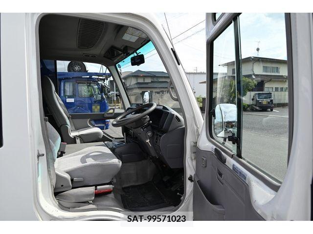 Toyota COASTER 2016-06 348903-9