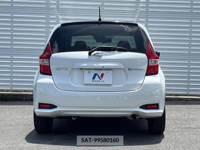 Nissan NOTE 2018-05 329462-15