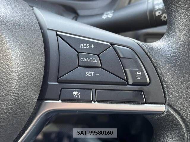 Nissan NOTE 2018-05 329462-5