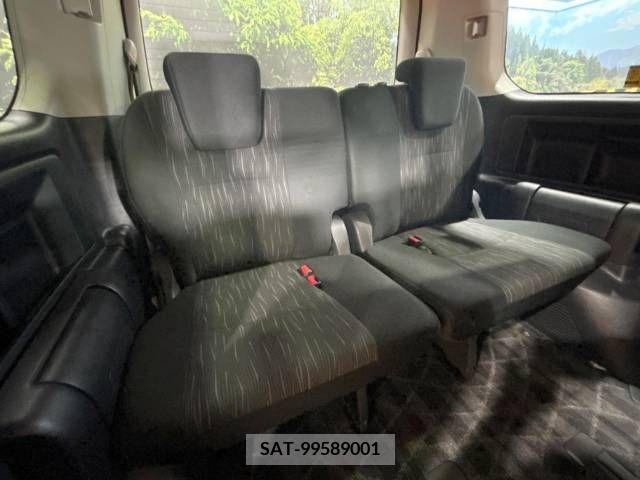 Toyota VOXY 2012-01 289217-10