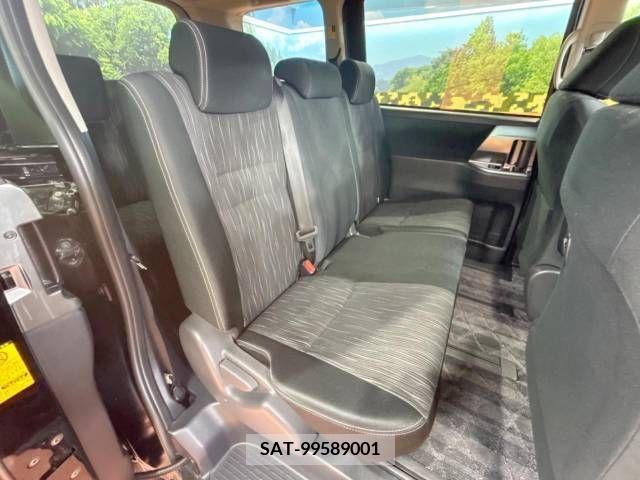 Toyota VOXY 2012-01 289217-9