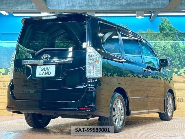 Toyota VOXY 2012-01 289217-17
