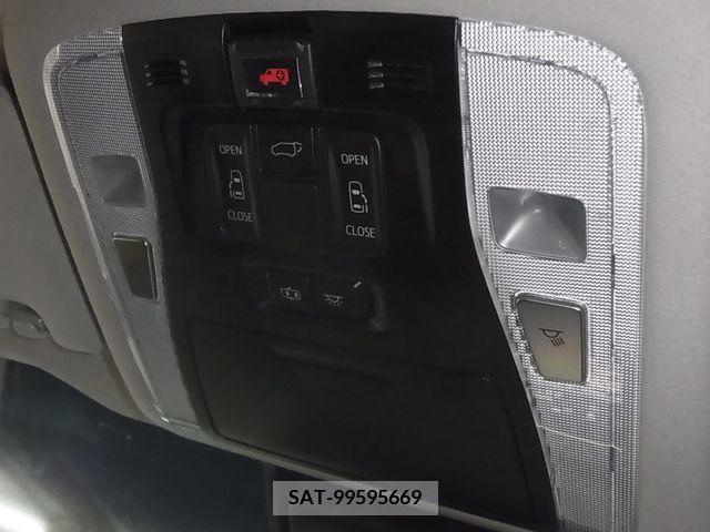 Toyota ALPHARD 2018-07 210359-16