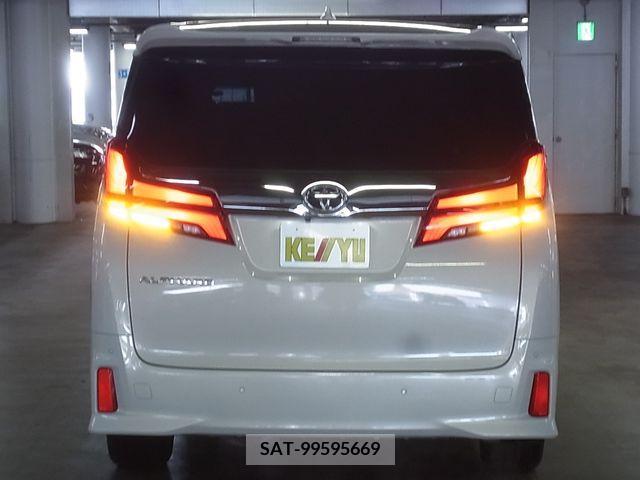 Toyota ALPHARD 2018-07 210359-5