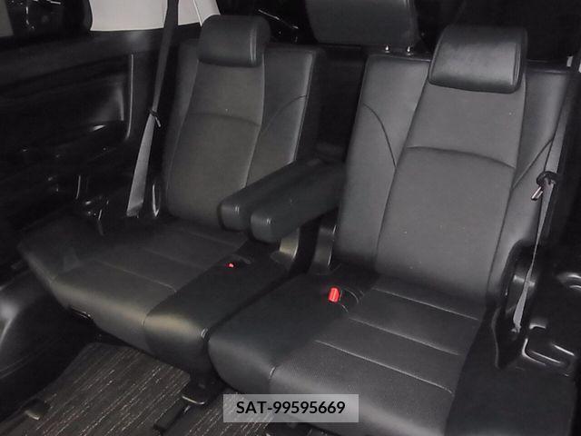 Toyota ALPHARD 2018-07 210359-13