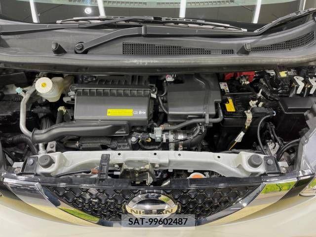 Toyota NOAH 2010-11 215680-18