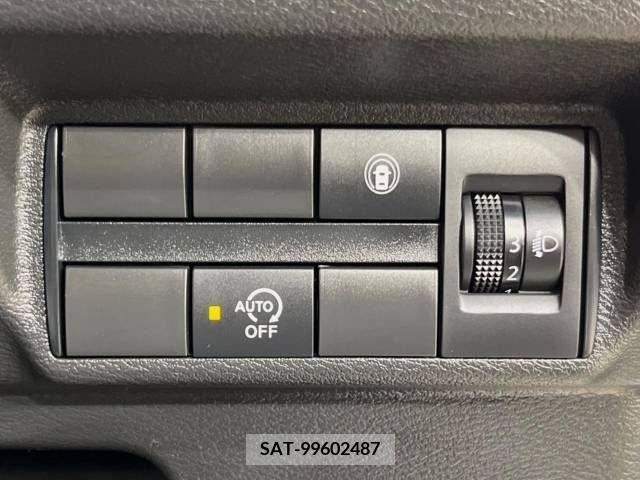 Toyota NOAH 2010-11 215680-7