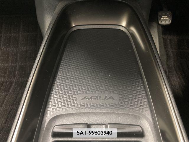 Toyota AQUA 2022-11 350247-15