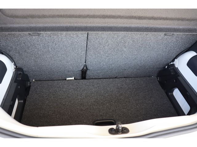 VolksWagen UP! 2013-03 16912-21