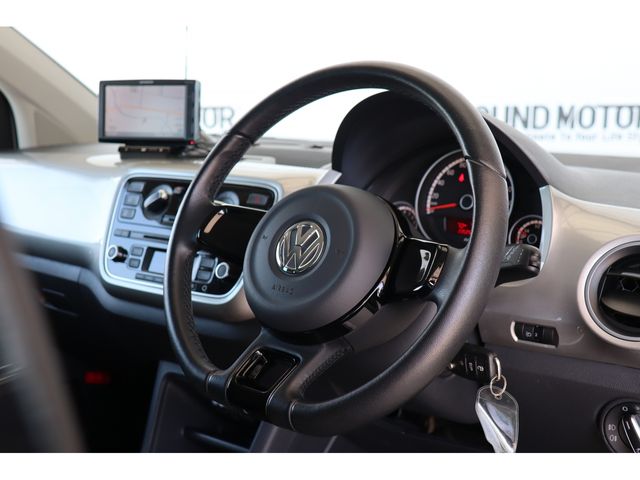 VolksWagen UP! 2013-03 16912-8