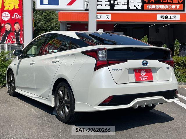 Toyota PRIUS 2019-04 366416-19