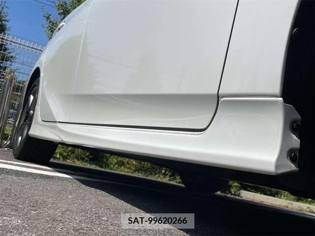 Toyota PRIUS 2019-04 366416-12