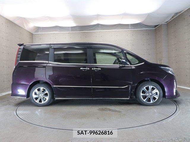 Toyota NOAH 2018-01 392807-22