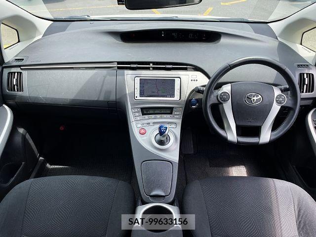 Toyota PRIUS 2012-06 366616-1