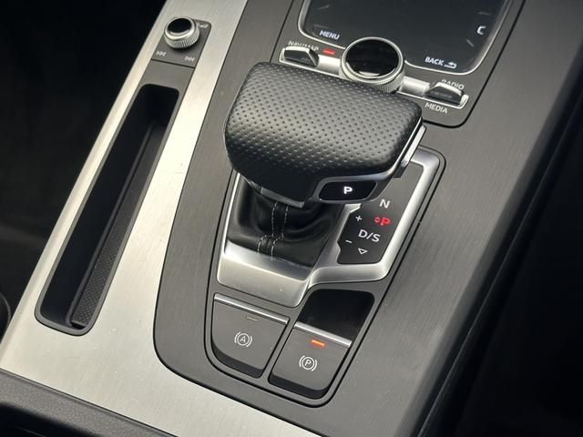 Audi Q5 2018-03 23930-11