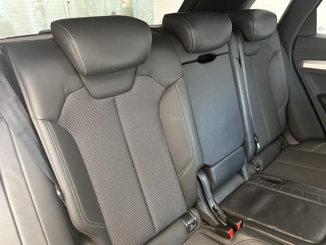 Audi Q5 2018-03 23930-13