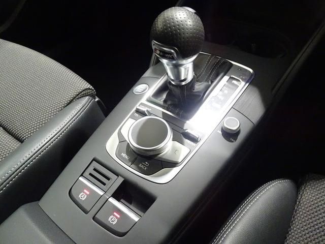 Audi A3 SEDAN 2017-11 9080-11