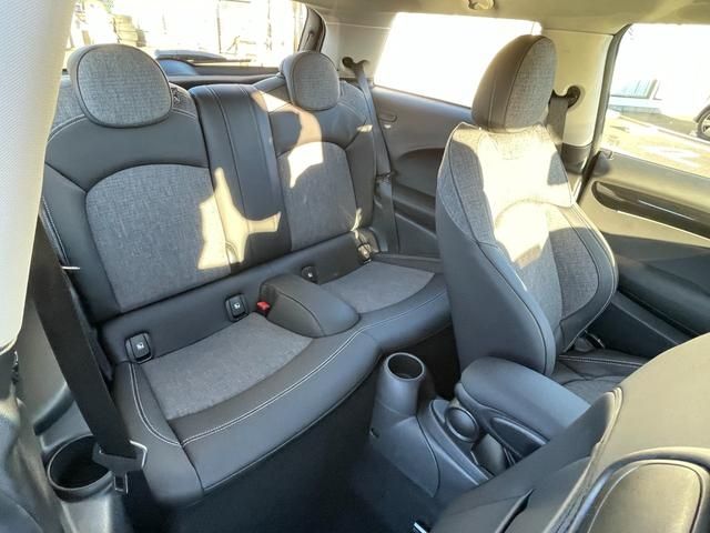 Bmw MINI 2023-03 189689-16