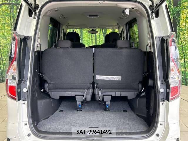 Nissan SERENA 2020-02 235737-11