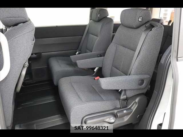Honda STEP WGN 2023-04 200116-11