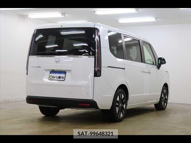 Honda STEP WGN 2023-04 200116-18