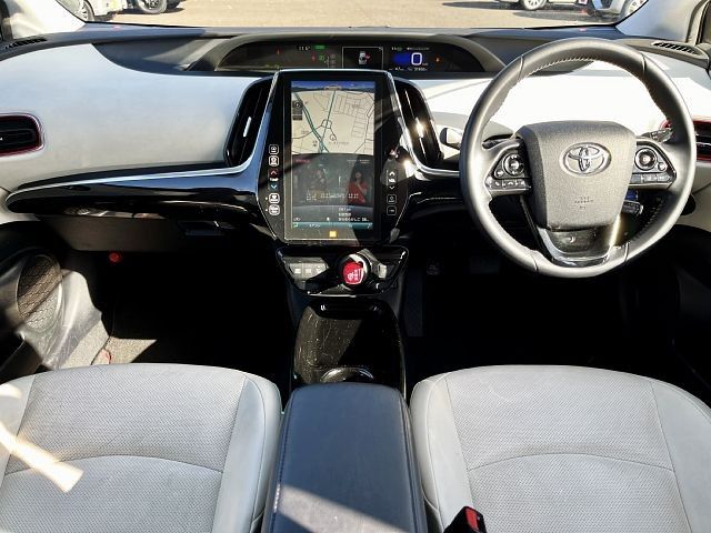 Toyota PRIUS 2017-11 13748-1