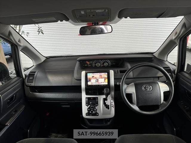 Toyota VOXY 2011-12 327100-1
