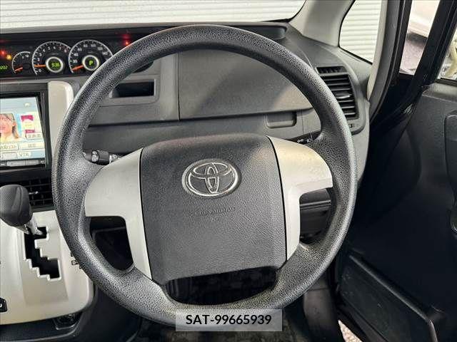 Toyota VOXY 2011-12 327100-6