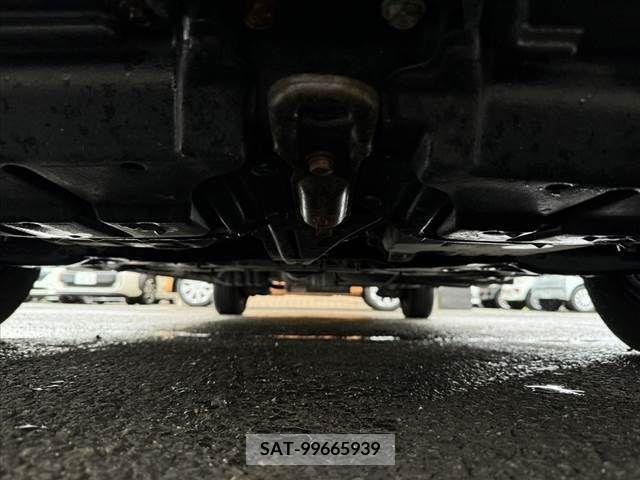 Toyota VOXY 2011-12 327100-18